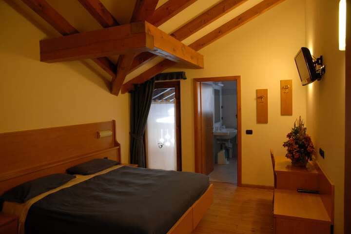 Room 6 of 20