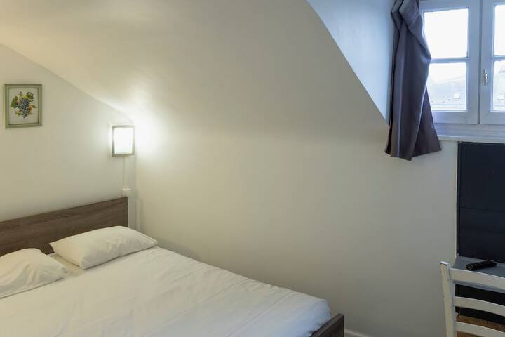 Room 15 of 26