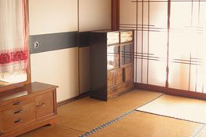 Room 9 of 26