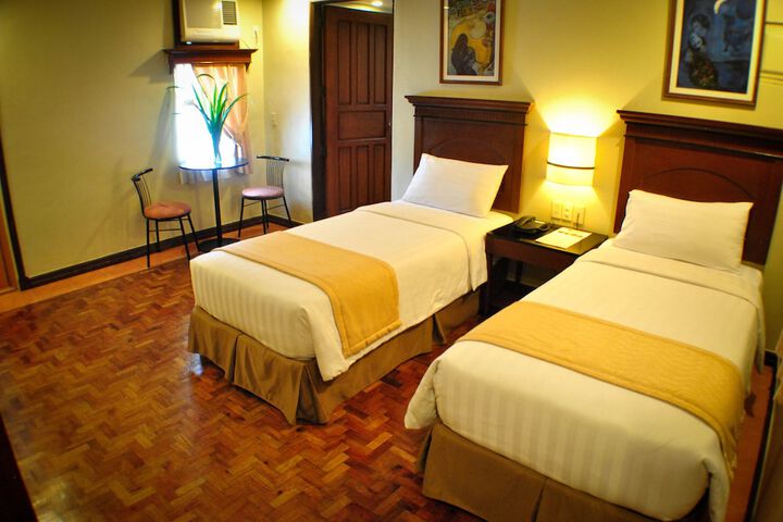 Room 8 of 53
