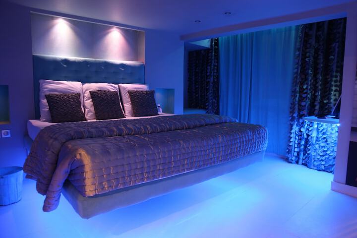 Room 25 of 76