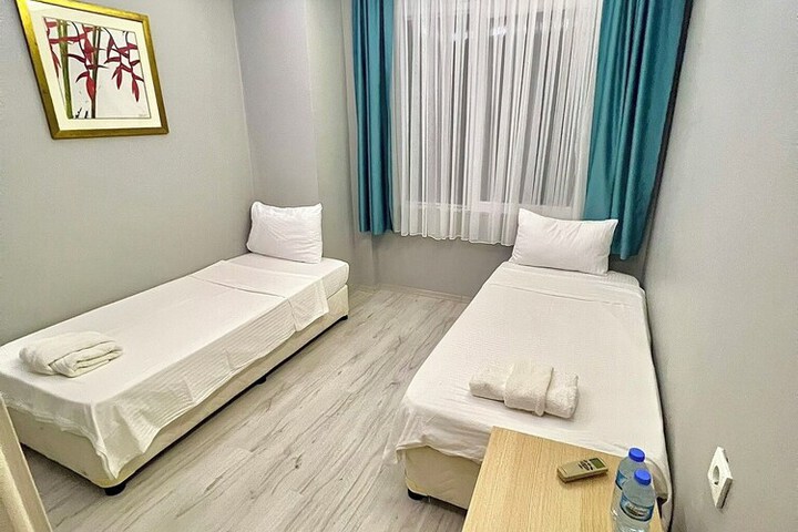Room 14 of 50