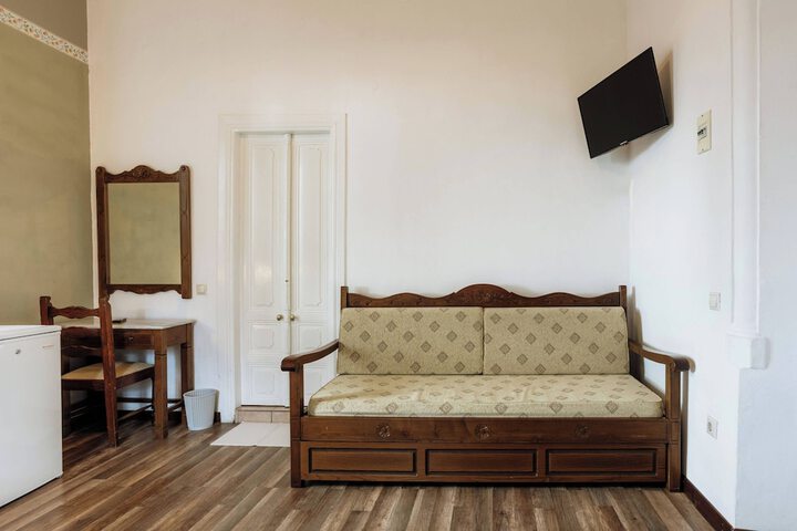 Room 18 of 46
