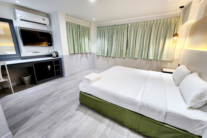 Room 27 of 58