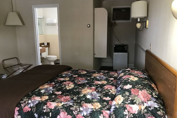 Room 13 of 44