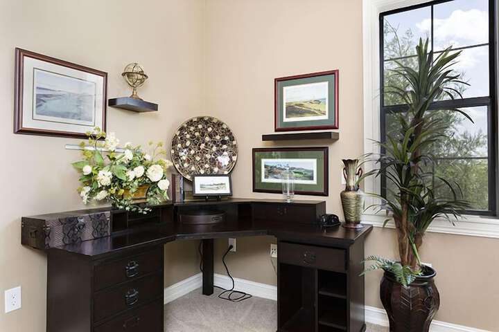 Business Center 29 of 37