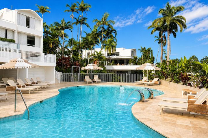 Pool Hotel