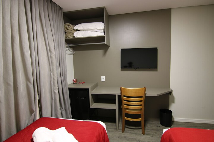 Room 5 of 48