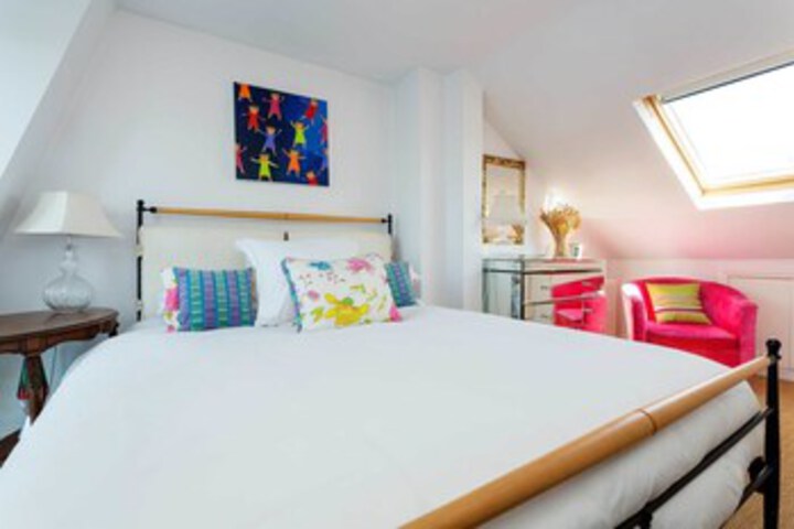 Room 13 of 19