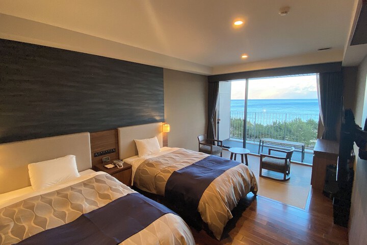 Room 10 of 35