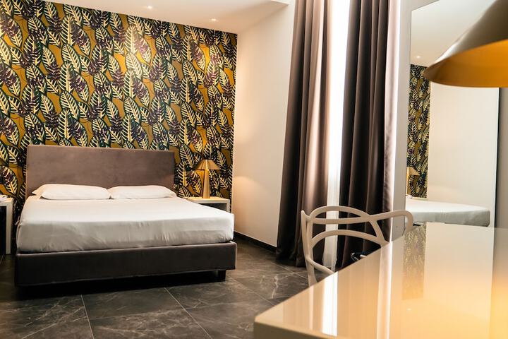 Room 10 of 42