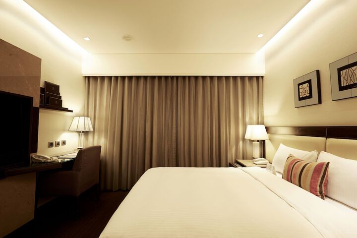 Room 16 of 52