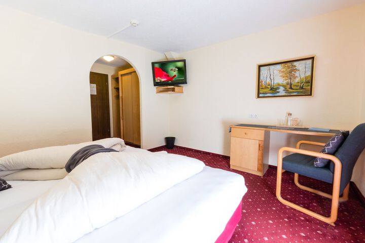 Room 15 of 42