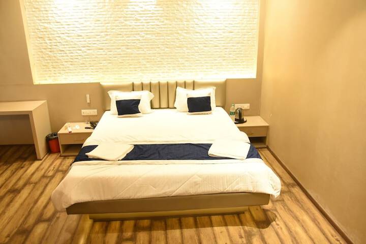 Room 3 of 12