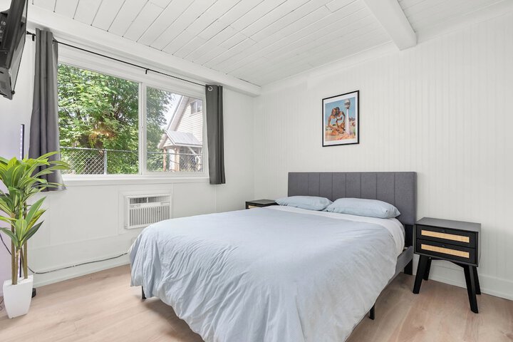 Room 15 of 30