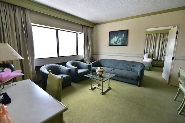 Room 6 of 55