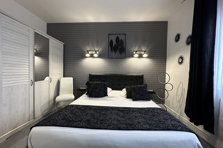 Room 16 of 35