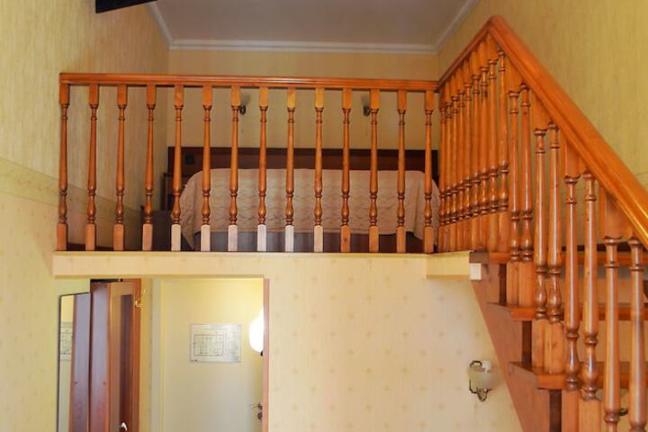 Room 18 of 115