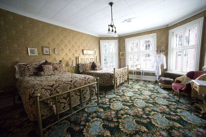 Room 10 of 46