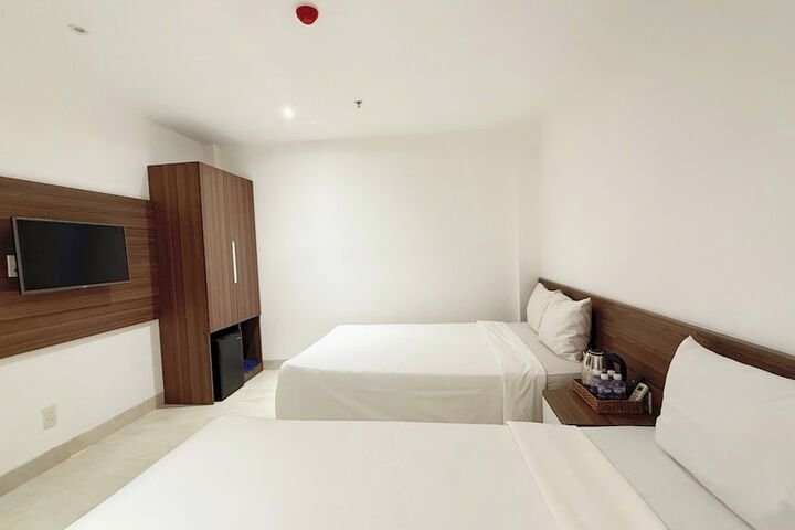 Room 15 of 32