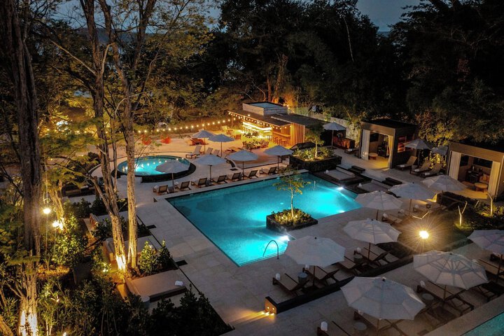 Pool 125 of 252