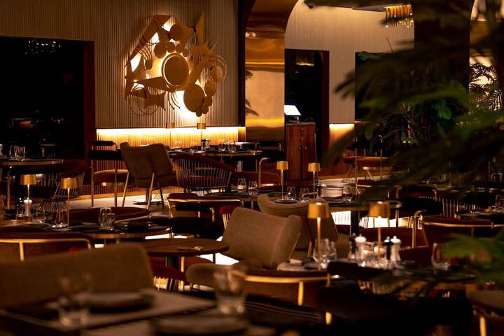 Dining 79 of 147