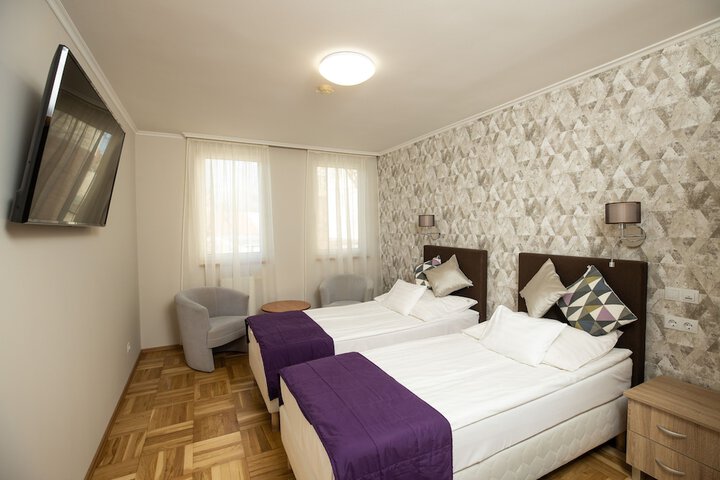 Room 7 of 29