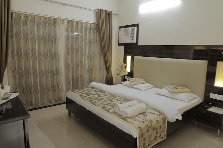 Room 15 of 27