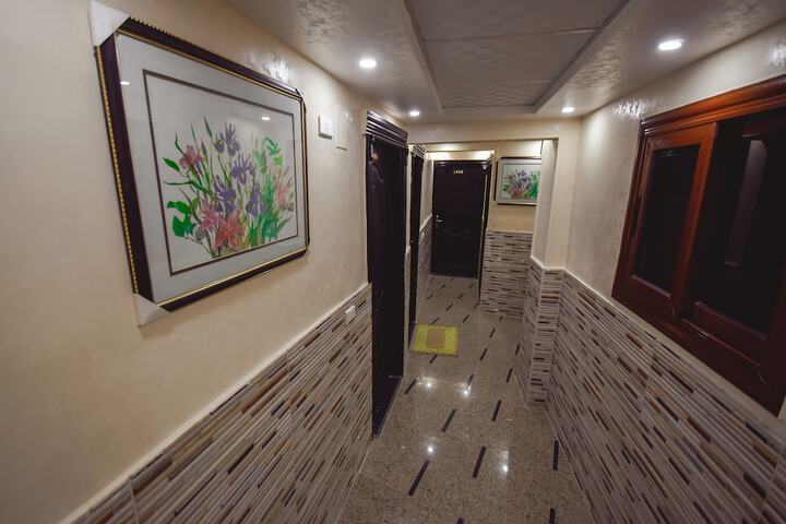 Ballroom/Hall 82 of 91