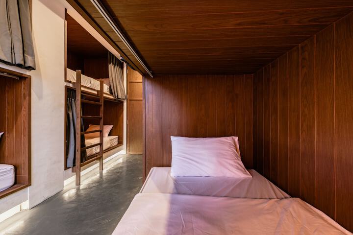 Room 14 of 45