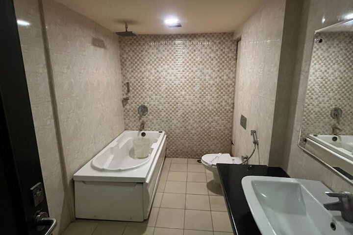 Room 17 of 19