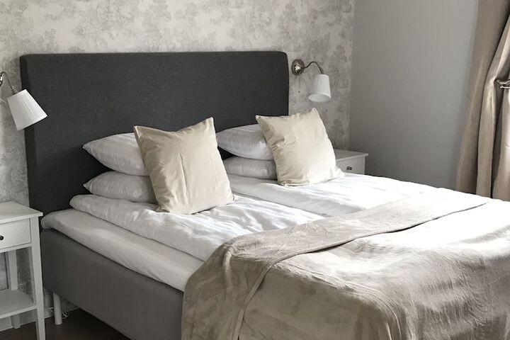 Room 8 of 40