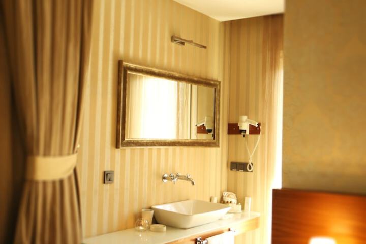 Room 21 of 52