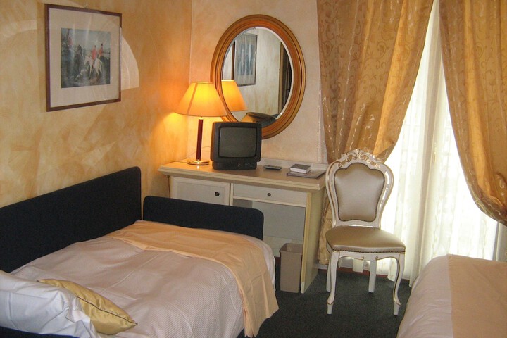Room 4 of 53
