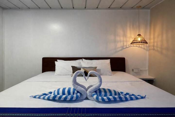 Room 28 of 60