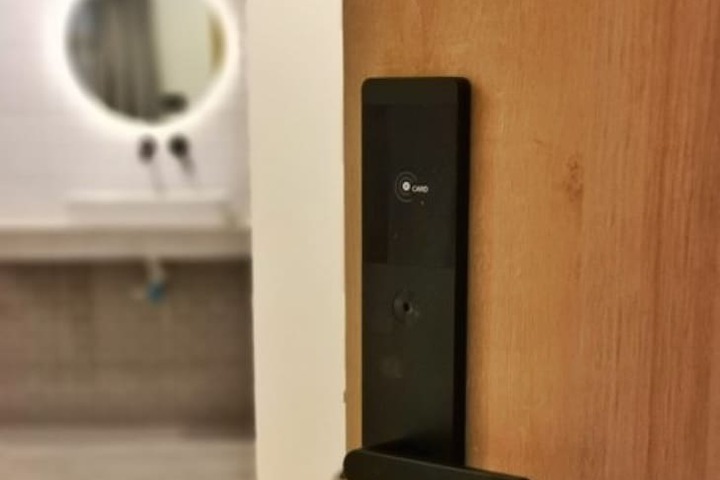 Room 15 of 28
