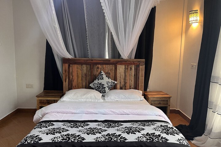 Room 4 of 84