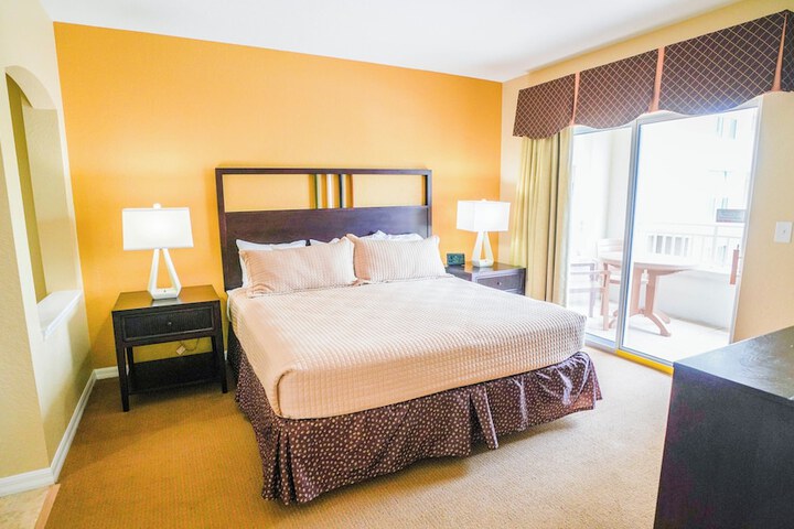 Room 15 of 195