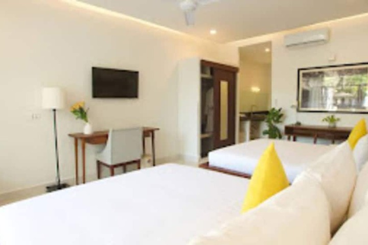 Room 3 of 8