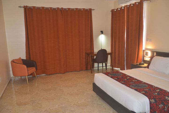 Room 8 of 31