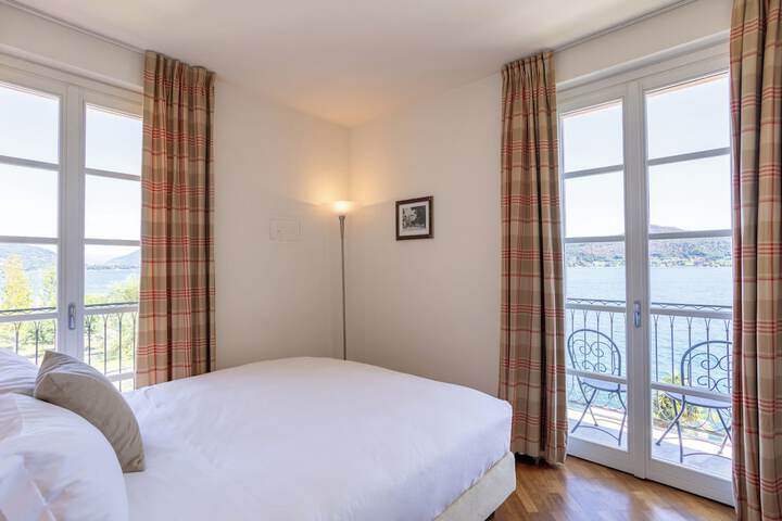 Room 28 of 152