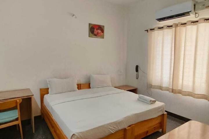 Room 7 of 13