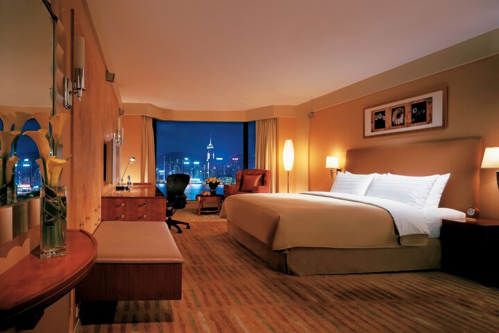 Room 5 of 103