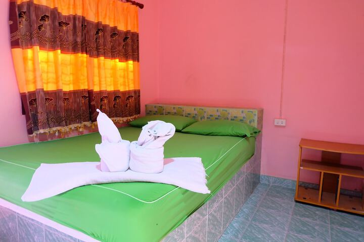 Room 9 of 14