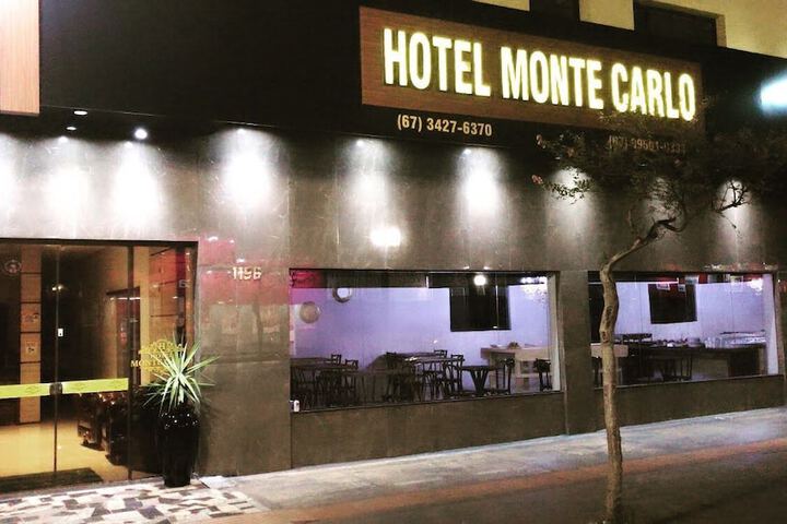 HOTEL MONTE CARLO