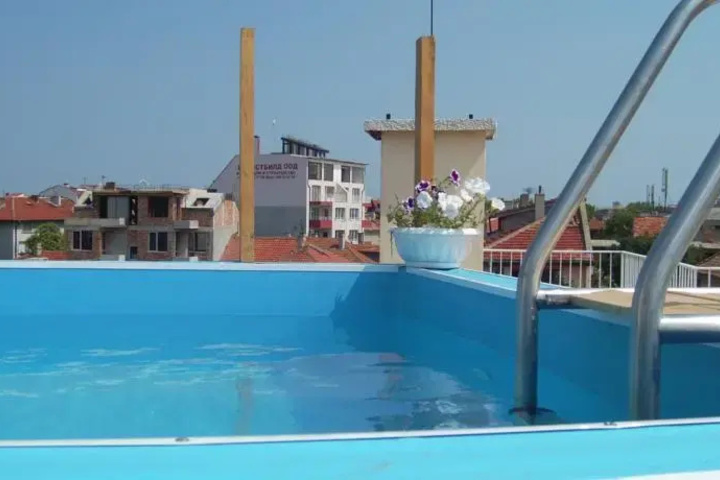 Pool 8 of 13