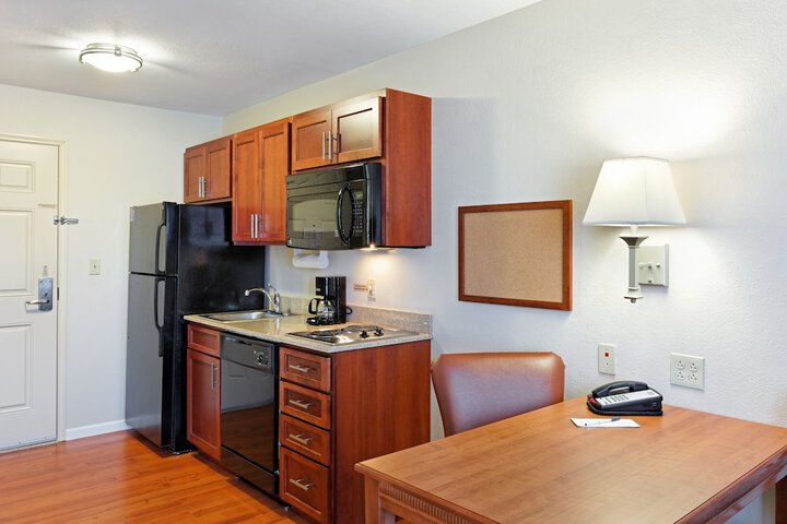Room 4 of 85