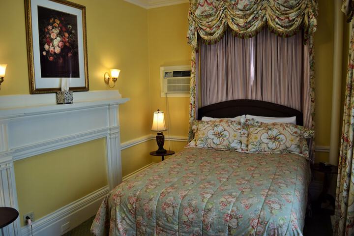 Room 2 of 51
