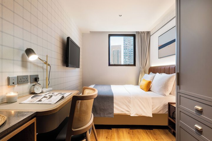 Room 43 of 98