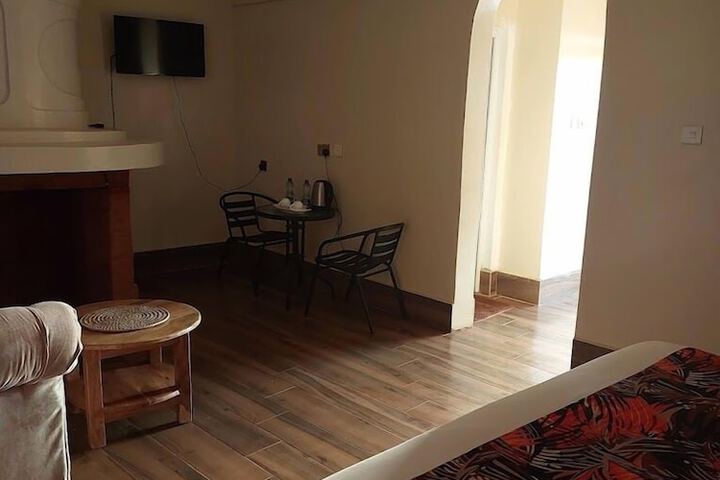 Room 2 of 44